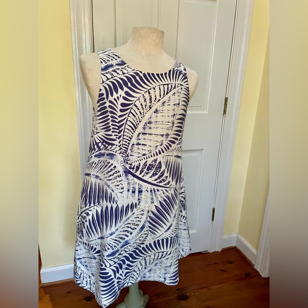 Tahari Medium Linen White Blue Tropical Print Summer Dress Pockets Swing